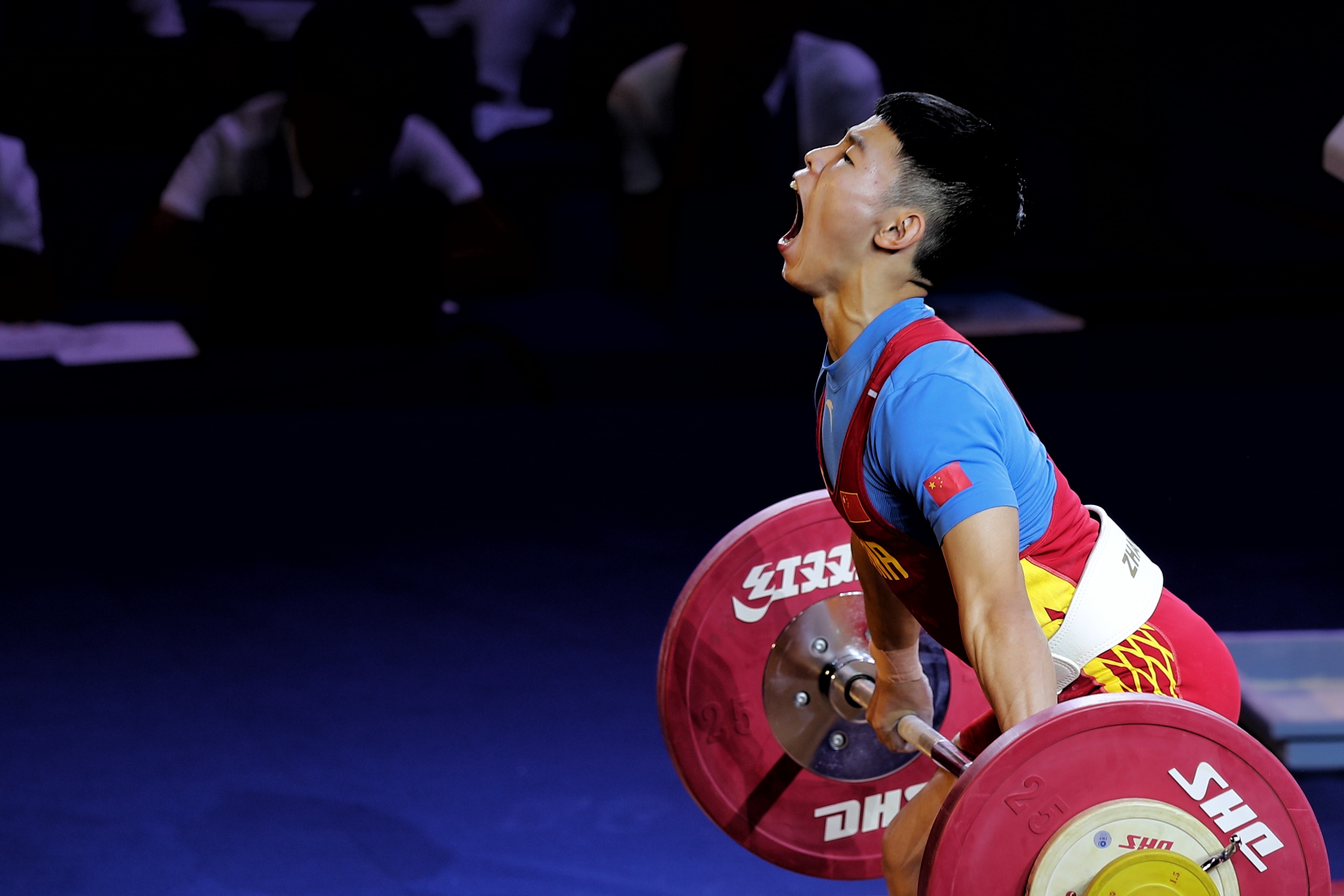 体育赛场上的壮举:精彩瞬间让人目不暇接 体育赛场上的壮举:精彩瞬间让人目不暇接