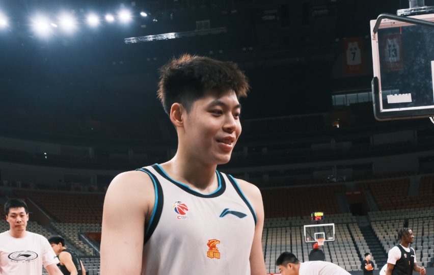 包含重庆男篮将在主场迎战深圳南宁队的词条