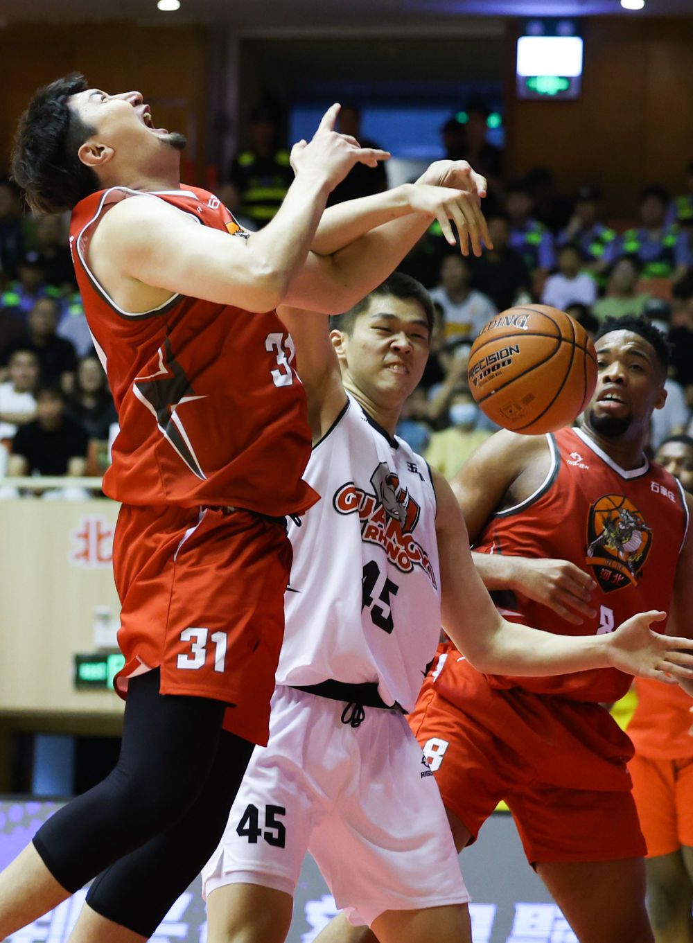 广西男篮实力被击溃,战绩一落千丈 广西男篮实力被击溃,战绩一落千丈