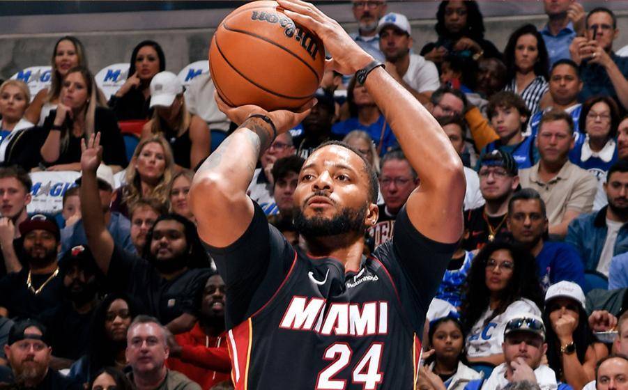 热火主场惨遭逆转,球队面临调整压力 热火主场惨遭逆转,球队面临调整压力