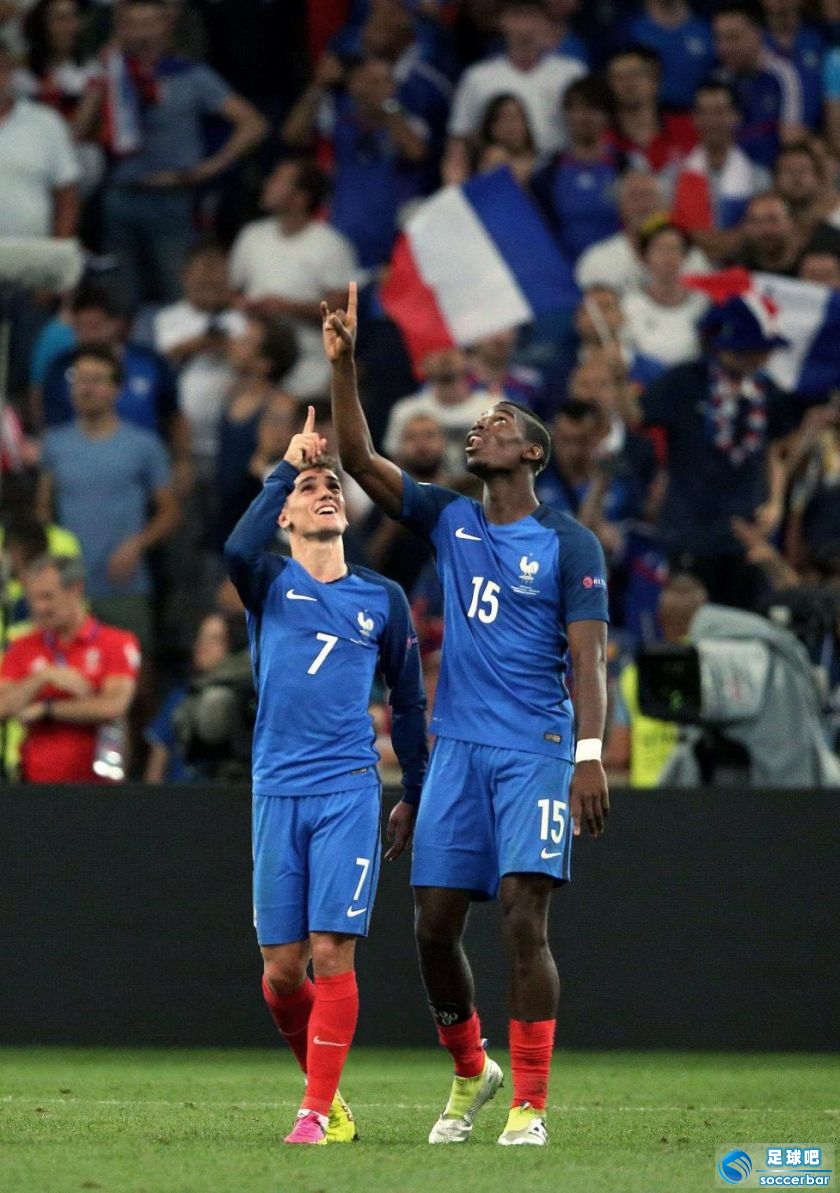 法国队横扫日本队,黄鸭组合带队取胜 法国队横扫日本队,黄鸭组合带队取胜